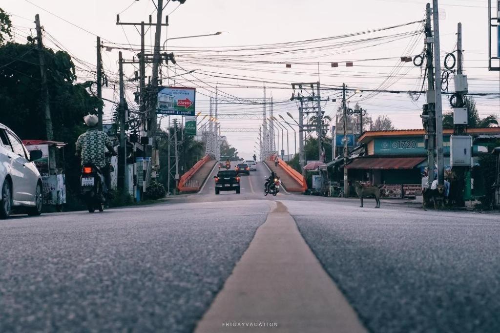 Sleepbox Hostel Suratthani Surat Thani Exterior foto