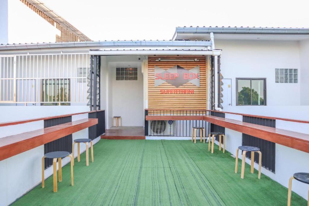 Sleepbox Hostel Suratthani Surat Thani Exterior foto