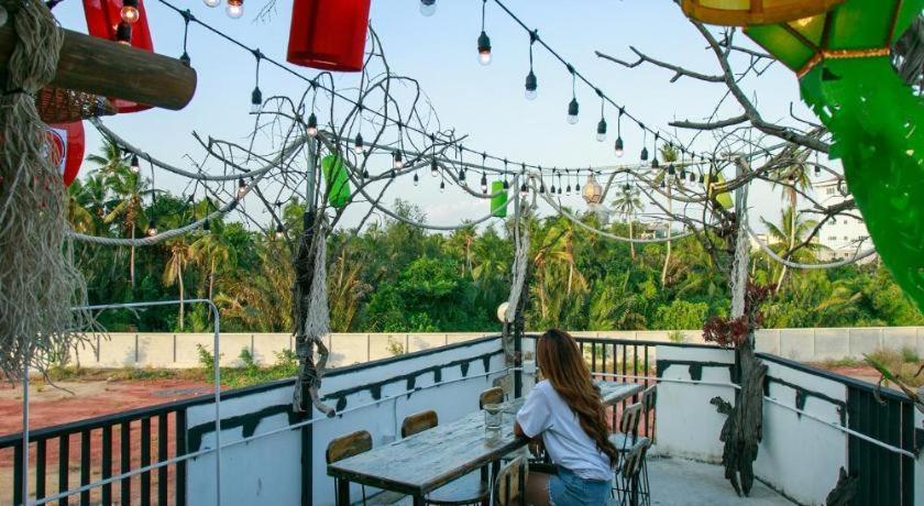 Sleepbox Hostel Suratthani Surat Thani Exterior foto