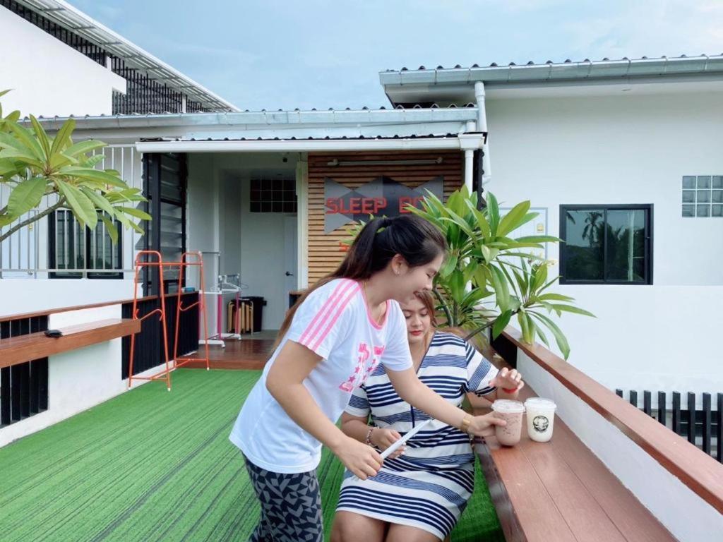 Sleepbox Hostel Suratthani Surat Thani Exterior foto
